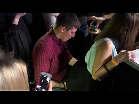 ❤️ Skutočný sex v ruskom nočnom klube. 18-ročné ruské dievča v análnom otvore a vagíne jebané v nočnom klube ️❌ Šukanie video na nás sk.porno-flix.ru ❤